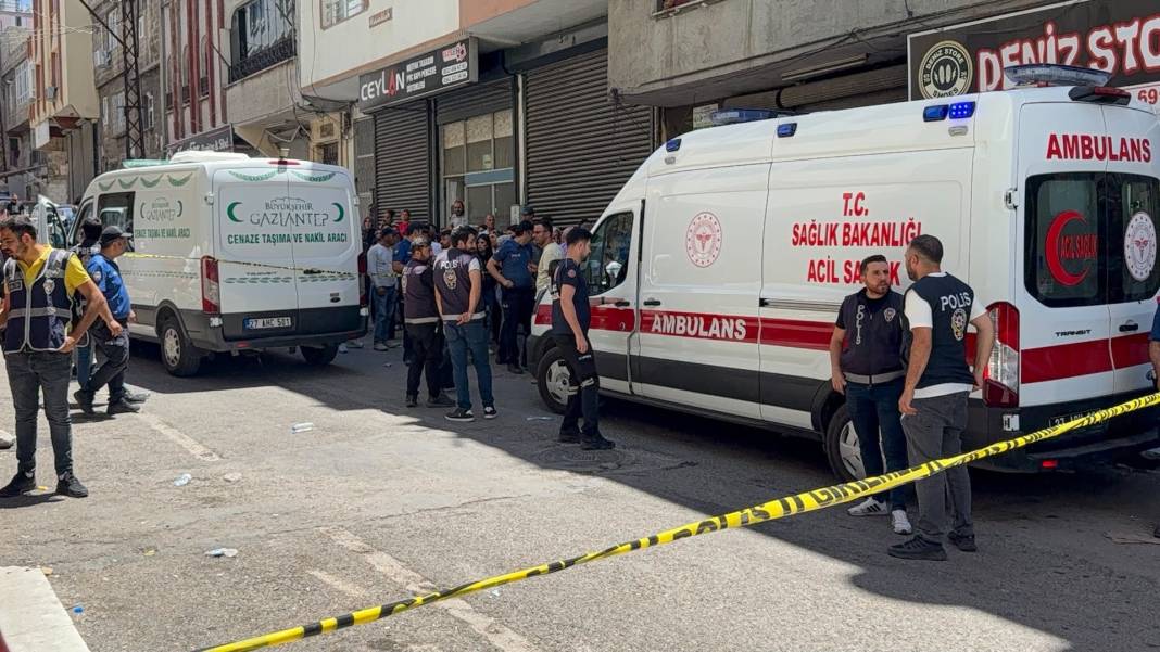 Cezaevinden izinli çıkıp karısını öldürdü, kendisini astı! 2